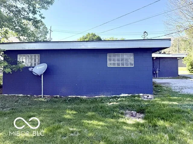1505 E Wabash Avenue Crawfordsville, IN 47933