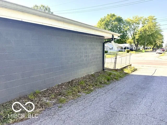1505 E Wabash Avenue Crawfordsville, IN 47933