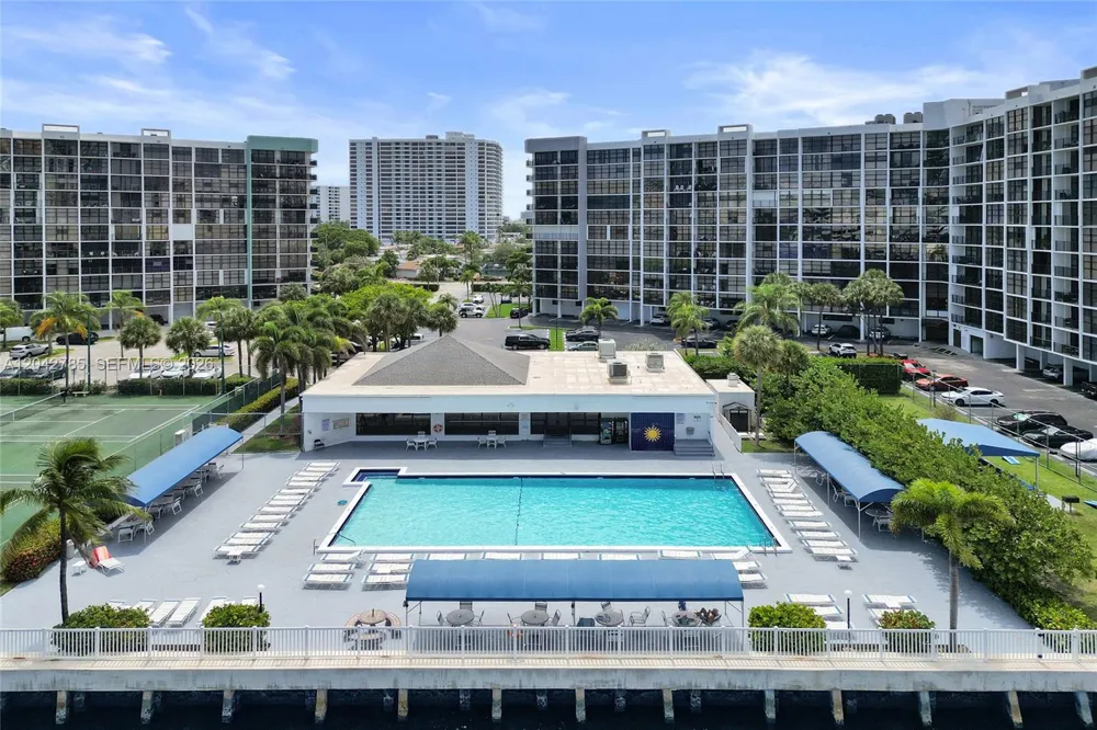 400 Leslie Dr #PH# 1110 Hallandale Beach, FL 33009