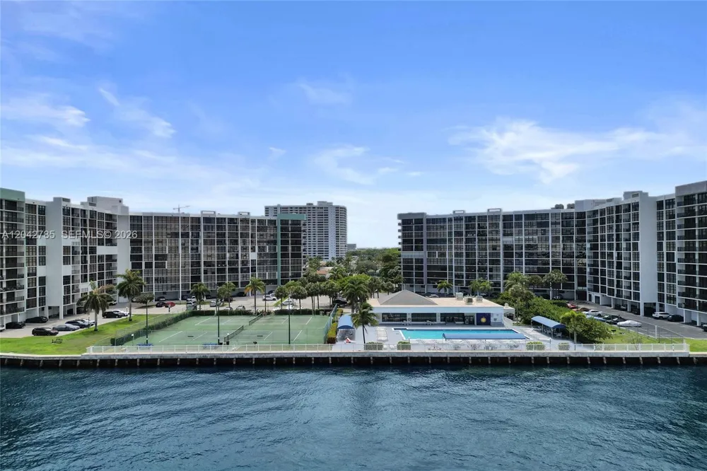 400 Leslie Dr #PH# 1110 Hallandale Beach, FL 33009
