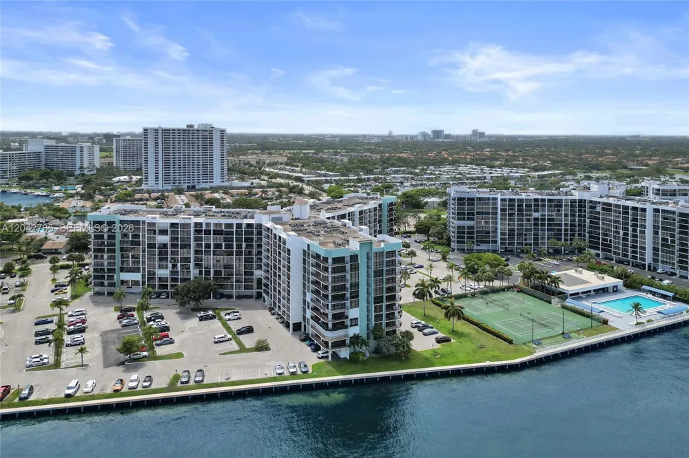 400 Leslie Dr #PH# 1110 Hallandale Beach, FL 33009