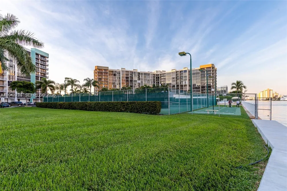 400 Leslie Dr #PH# 1110 Hallandale Beach, FL 33009
