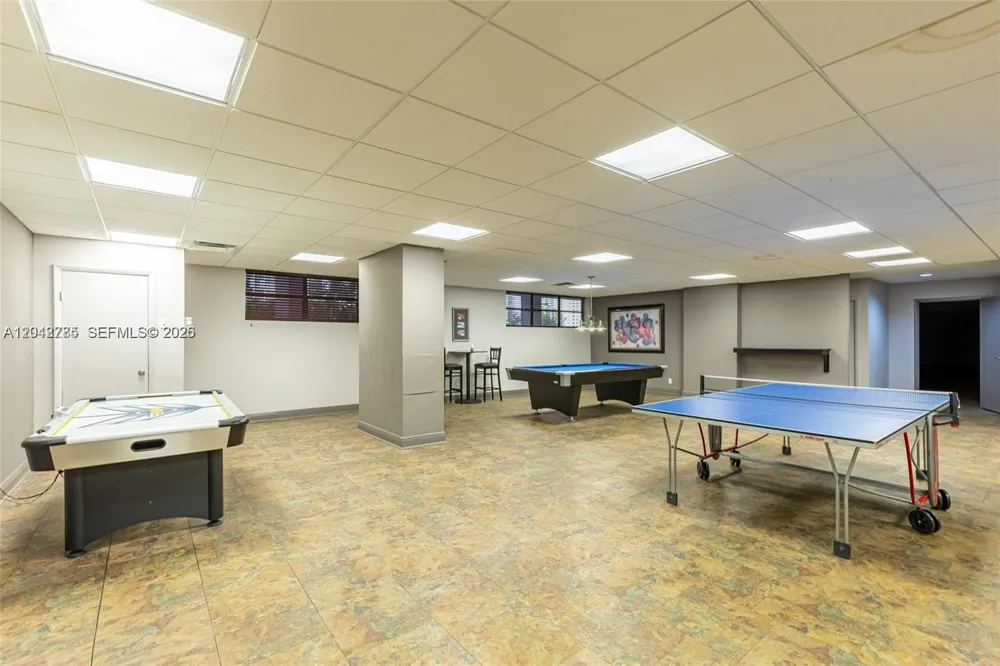 400 Leslie Dr #PH# 1110 Hallandale Beach, FL 33009