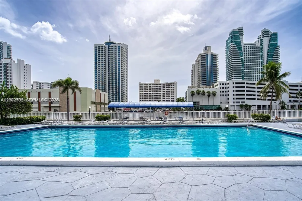400 Leslie Dr #PH# 1110 Hallandale Beach, FL 33009