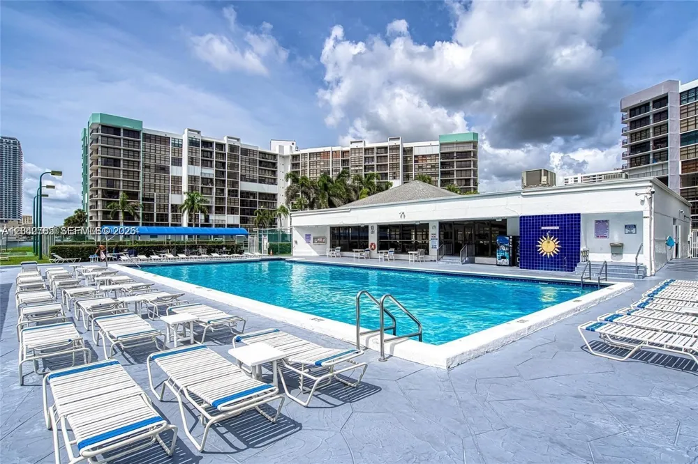 400 Leslie Dr #PH# 1110 Hallandale Beach, FL 33009