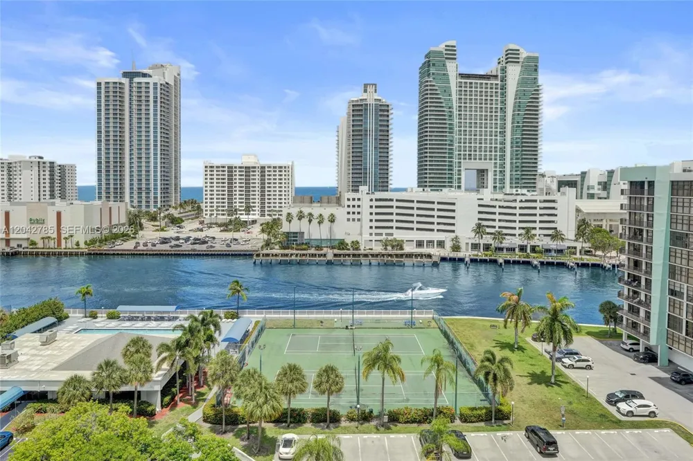 400 Leslie Dr #PH# 1110 Hallandale Beach, FL 33009