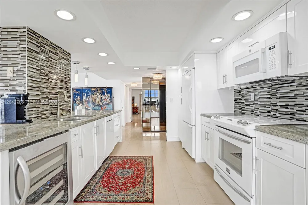 400 Leslie Dr #PH# 1110 Hallandale Beach, FL 33009
