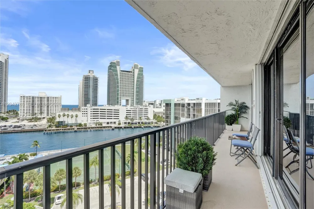 400 Leslie Dr #PH# 1110 Hallandale Beach, FL 33009
