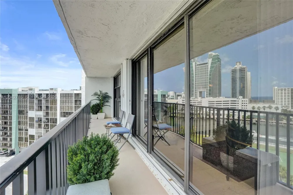 400 Leslie Dr #PH# 1110 Hallandale Beach, FL 33009