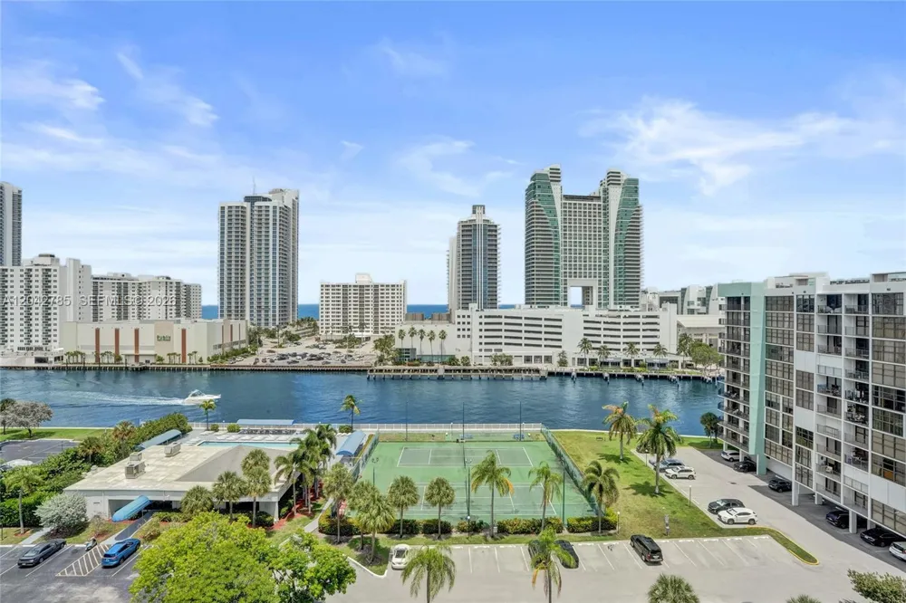 400 Leslie Dr #PH# 1110 Hallandale Beach, FL 33009