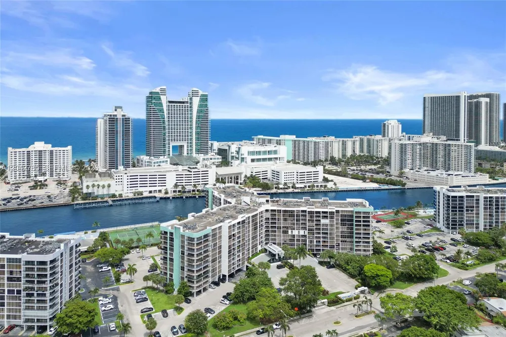 400 Leslie Dr #PH# 1110 Hallandale Beach, FL 33009