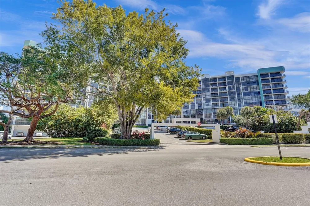 400 Leslie Dr #PH# 1110 Hallandale Beach, FL 33009