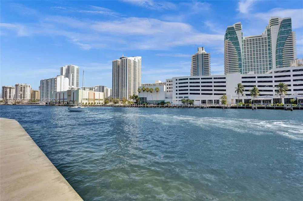 400 Leslie Dr #PH# 1110 Hallandale Beach, FL 33009