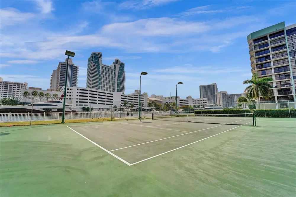 400 Leslie Dr #PH# 1110 Hallandale Beach, FL 33009
