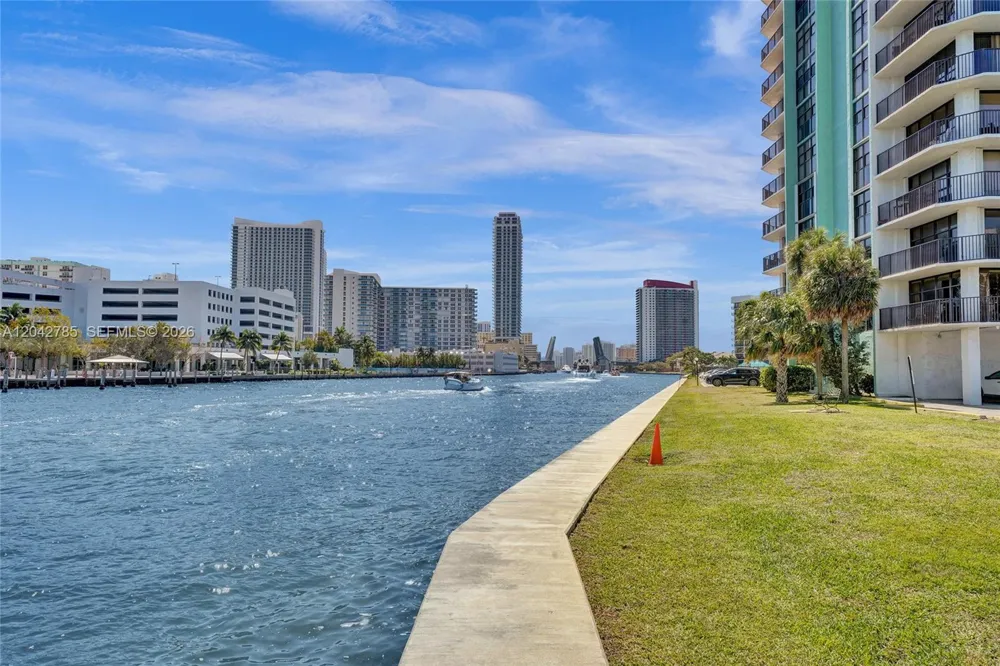 400 Leslie Dr #PH# 1110 Hallandale Beach, FL 33009