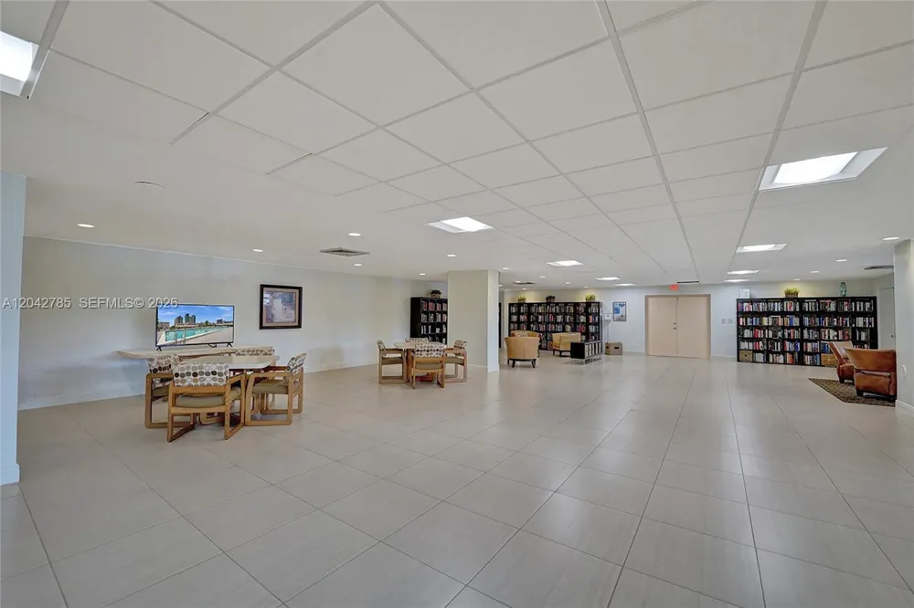 400 Leslie Dr #PH# 1110 Hallandale Beach, FL 33009