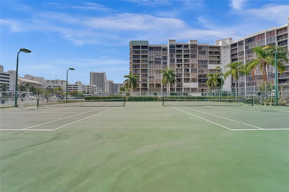 400 Leslie Dr #PH# 1110 Hallandale Beach, FL 33009