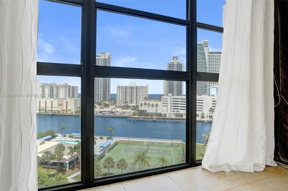 400 Leslie Dr #PH# 1110 Hallandale Beach, FL 33009