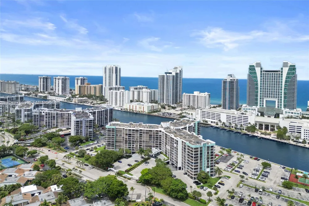 400 Leslie Dr #PH# 1110 Hallandale Beach, FL 33009
