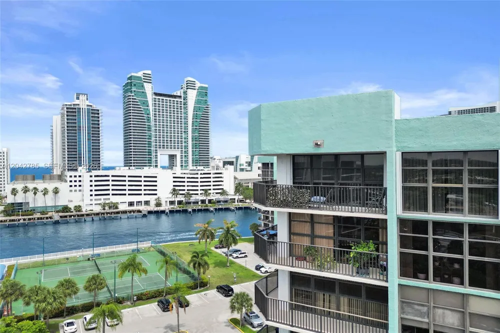 400 Leslie Dr #PH# 1110 Hallandale Beach, FL 33009