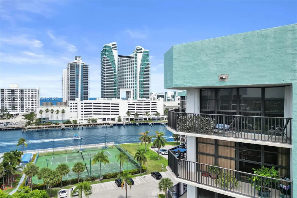 400 Leslie Dr #PH# 1110 Hallandale Beach, FL 33009