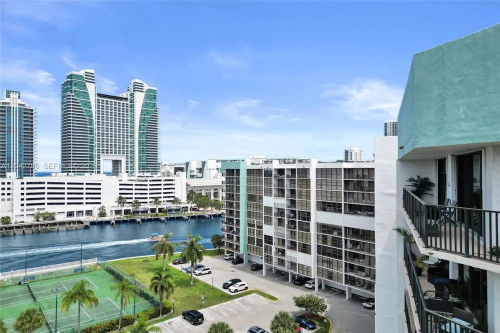 400 Leslie Dr #PH# 1110 Hallandale Beach, FL 33009