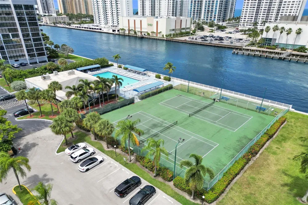 400 Leslie Dr #PH# 1110 Hallandale Beach, FL 33009