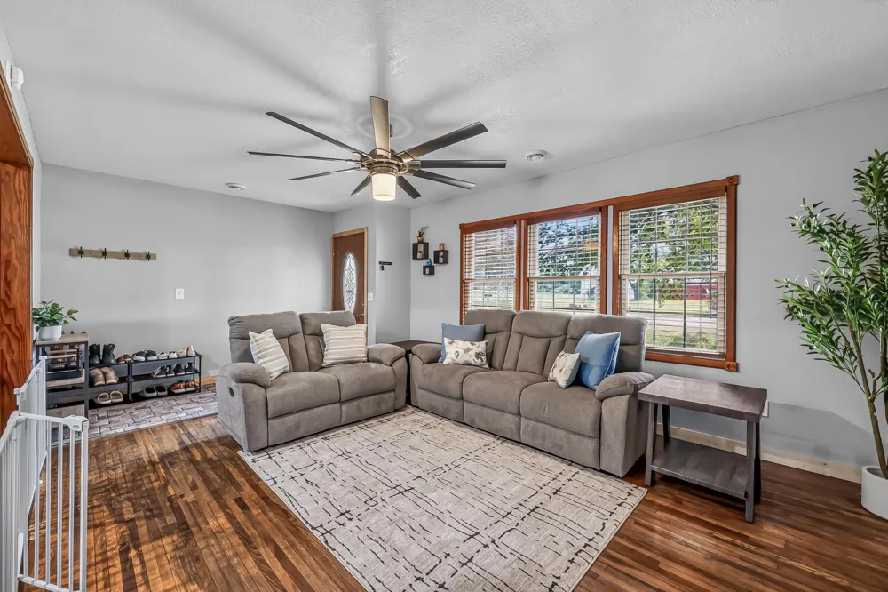 2423 S 40th Avenue Benona Township, MI 49455