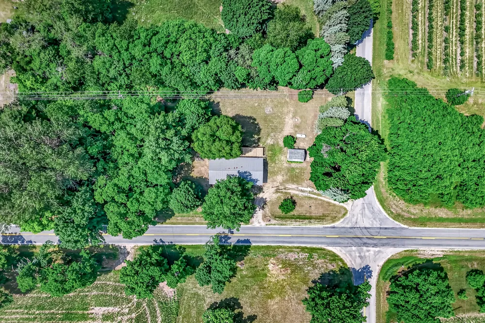 2423 S 40th Avenue Benona Township, MI 49455