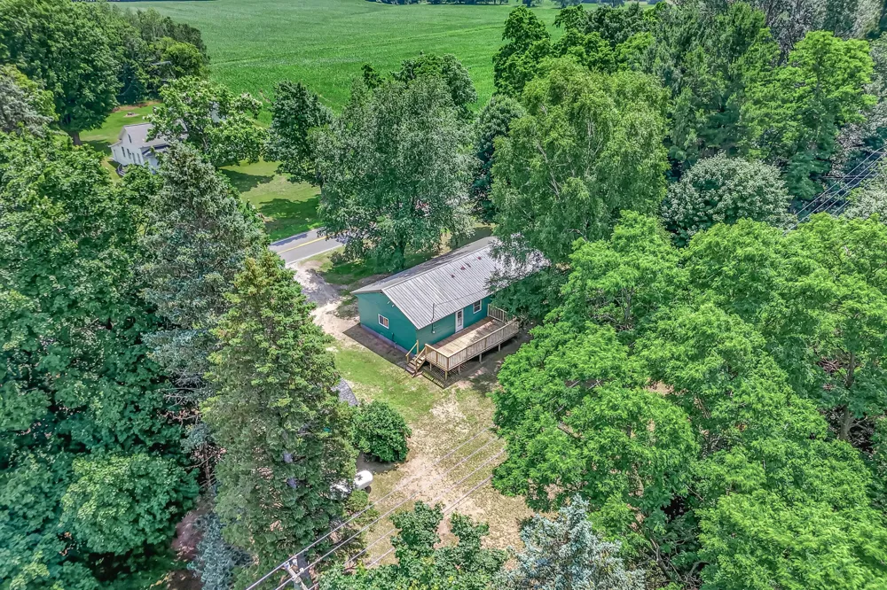 2423 S 40th Avenue Benona Township, MI 49455