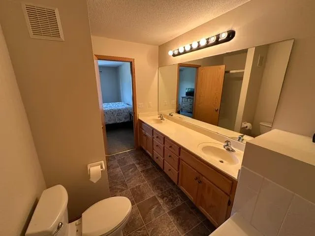7817 W 145th Street Savage, MN 55378