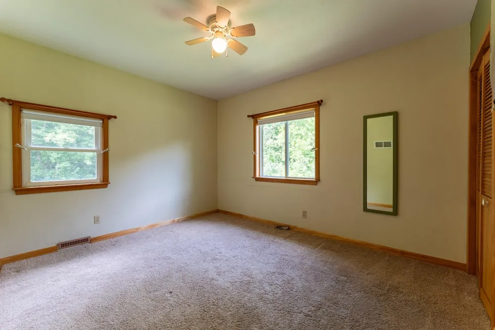 15771 Sherwood Trail Zumbrota, MN 55992