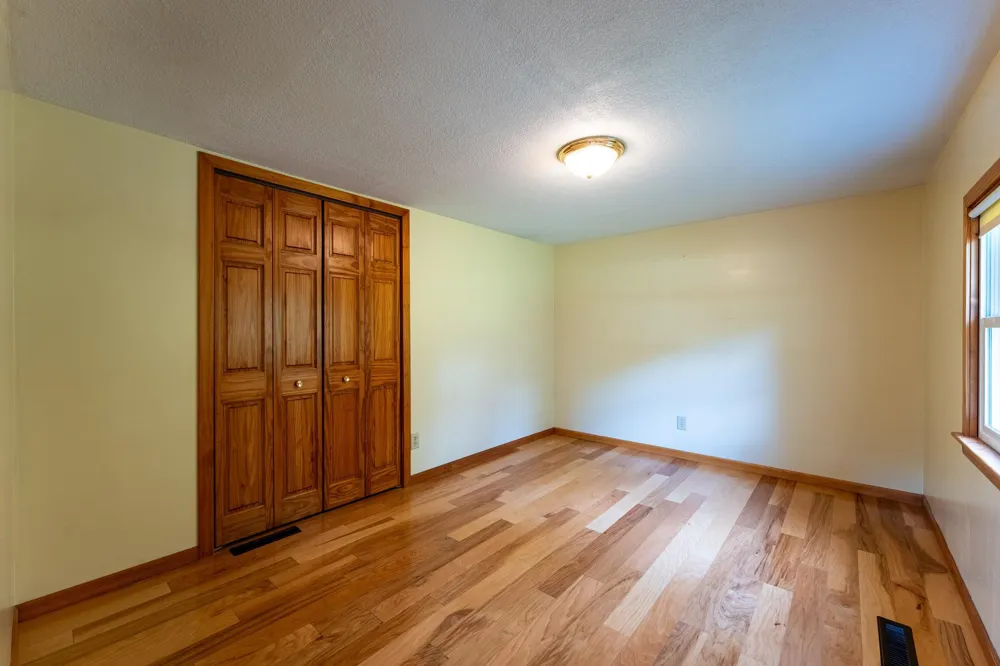15771 Sherwood Trail Zumbrota, MN 55992