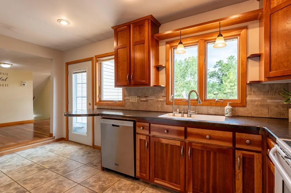 15771 Sherwood Trail Zumbrota, MN 55992