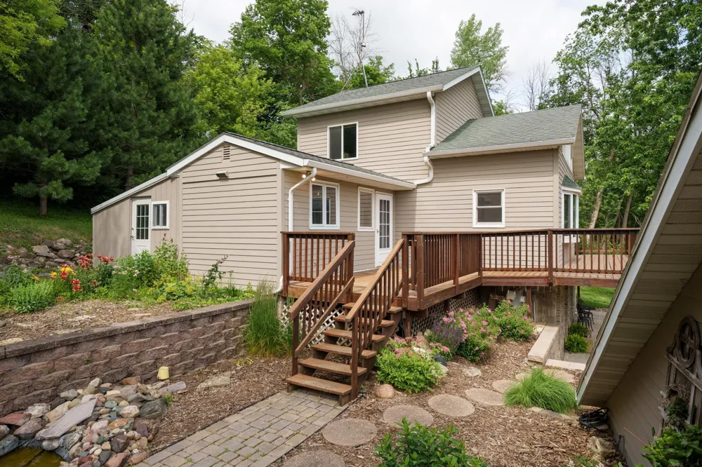 15771 Sherwood Trail Zumbrota, MN 55992