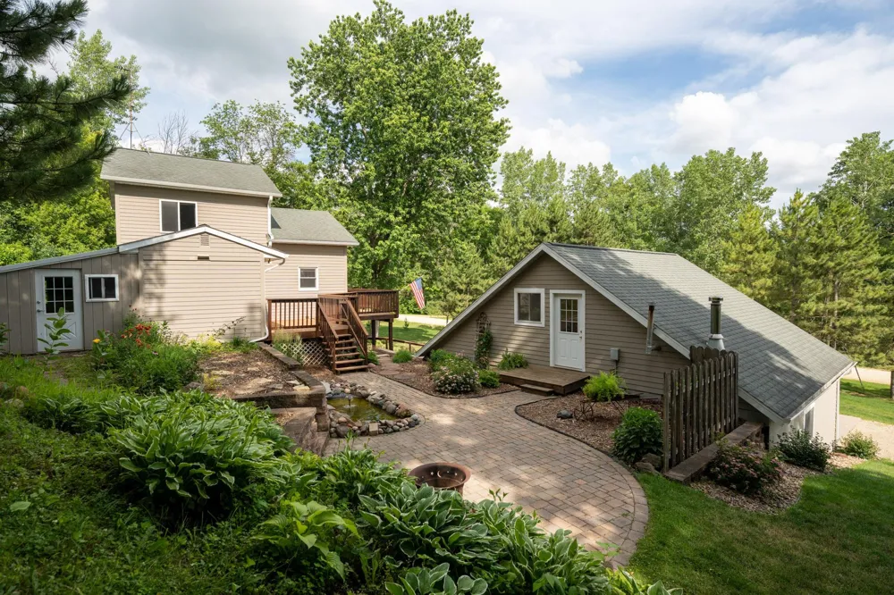 15771 Sherwood Trail Zumbrota, MN 55992