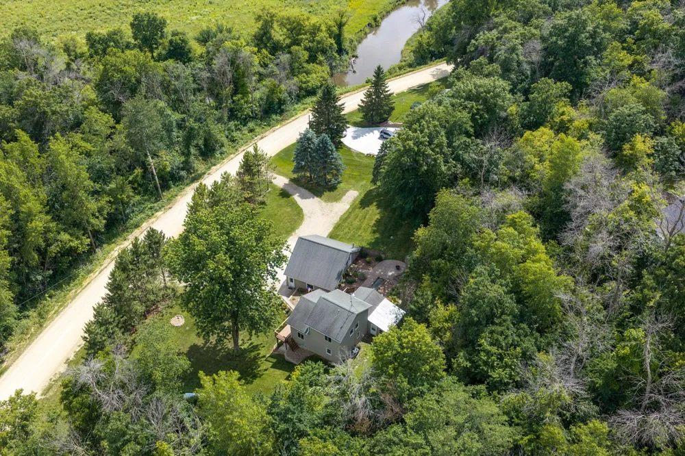 15771 Sherwood Trail Zumbrota, MN 55992