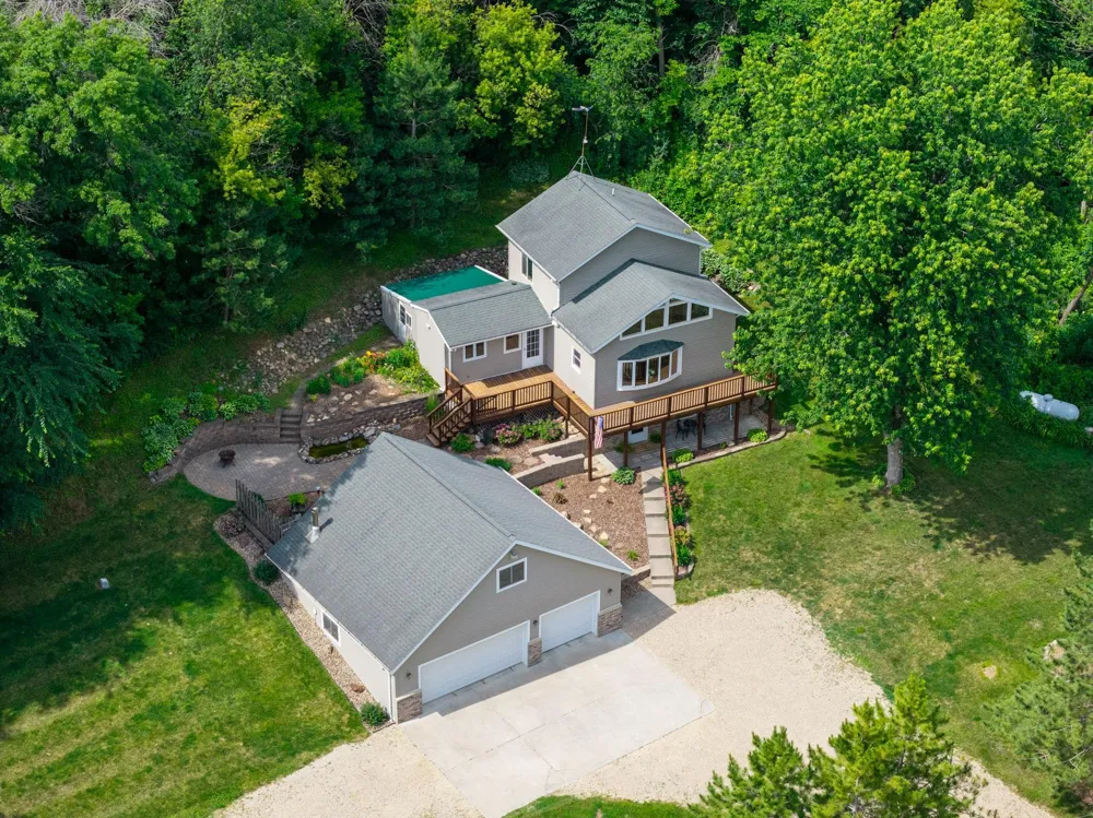 15771 Sherwood Trail Zumbrota, MN 55992