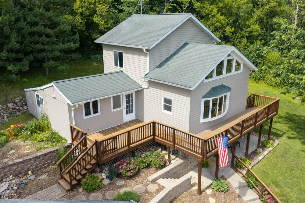 15771 Sherwood Trail Zumbrota, MN 55992