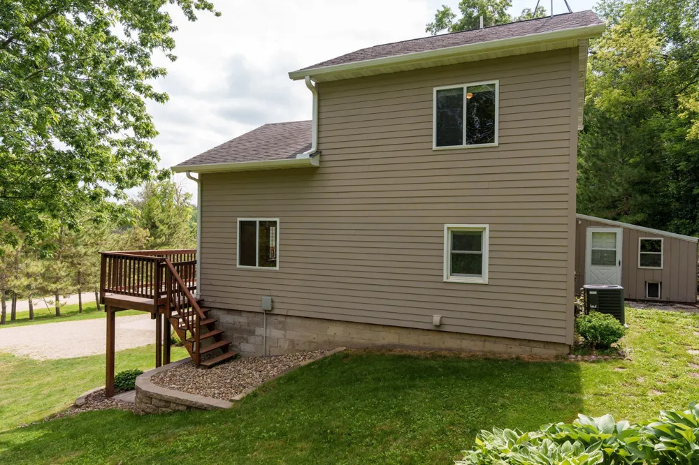 15771 Sherwood Trail Zumbrota, MN 55992