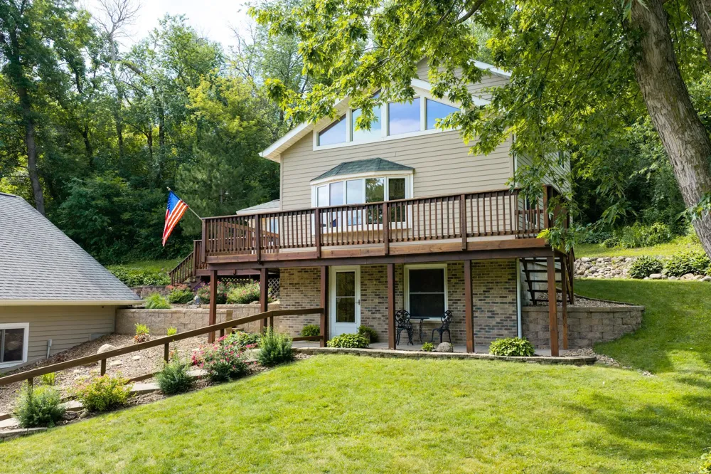 15771 Sherwood Trail Zumbrota, MN 55992