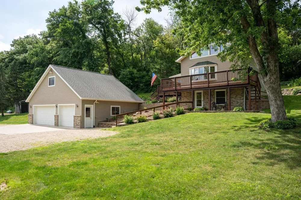 15771 Sherwood Trail Zumbrota, MN 55992