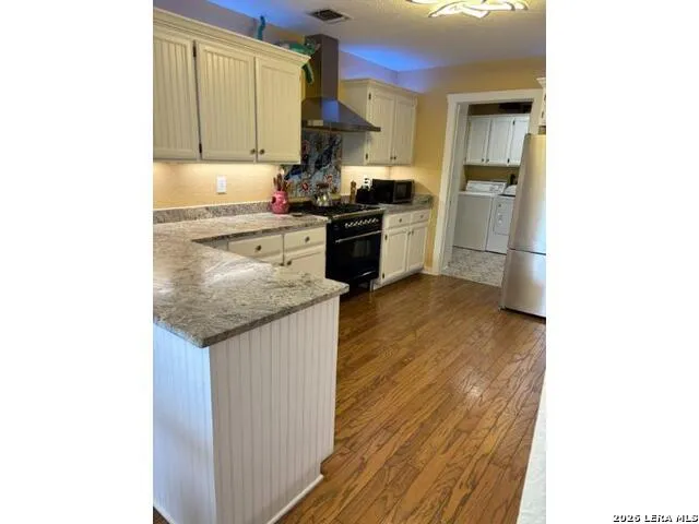 625 SECOND ST Comfort, TX 78013