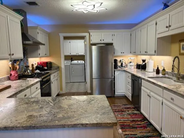 625 SECOND ST Comfort, TX 78013