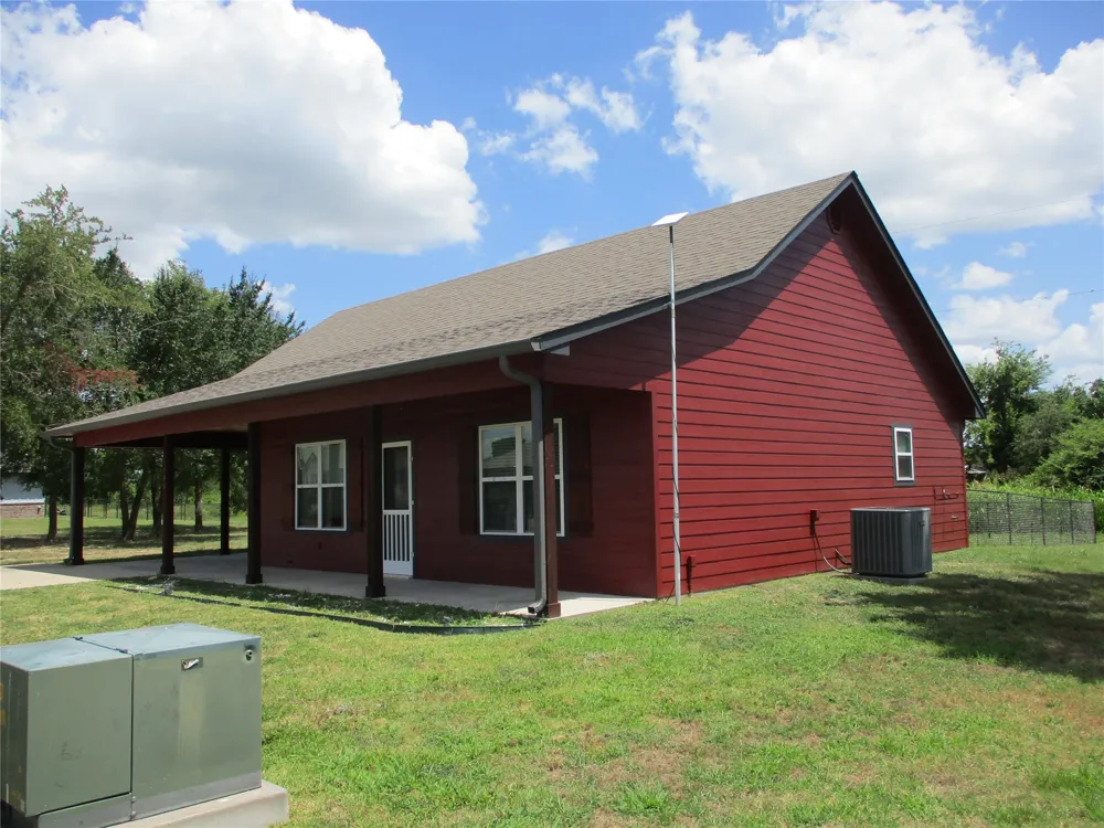 148 Mill Street Emory, TX 75440