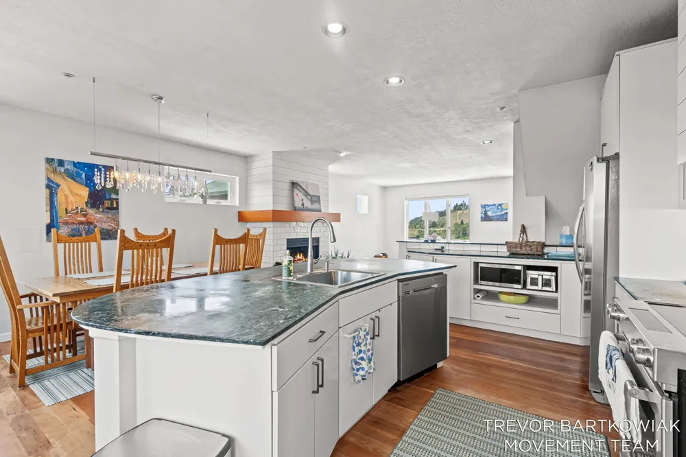 110 Harbor Drive #310 Grand Haven, MI 49417