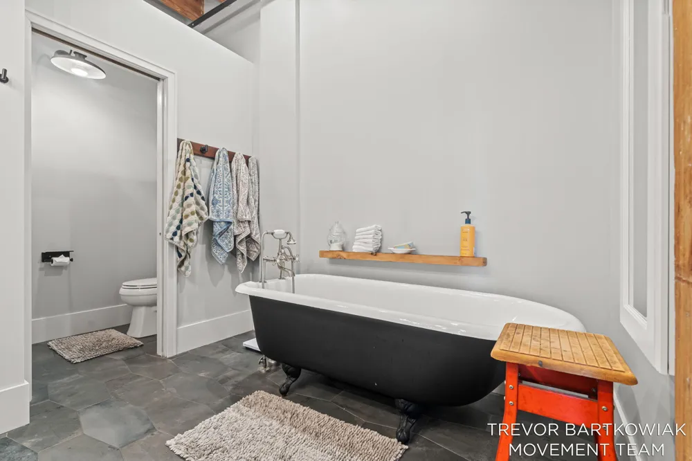 110 Harbor Drive #310 Grand Haven, MI 49417