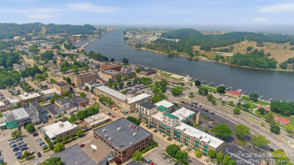 110 Harbor Drive #310 Grand Haven, MI 49417