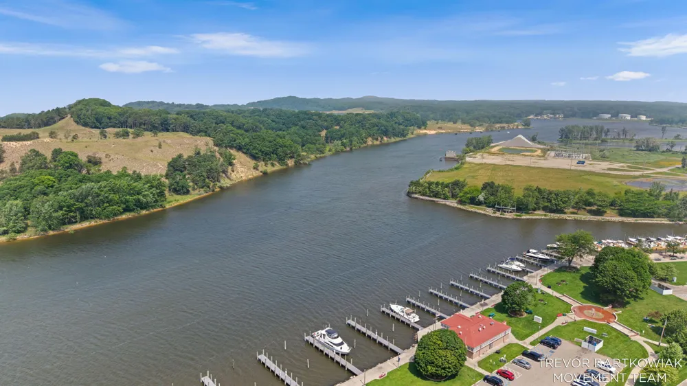 110 Harbor Drive #310 Grand Haven, MI 49417