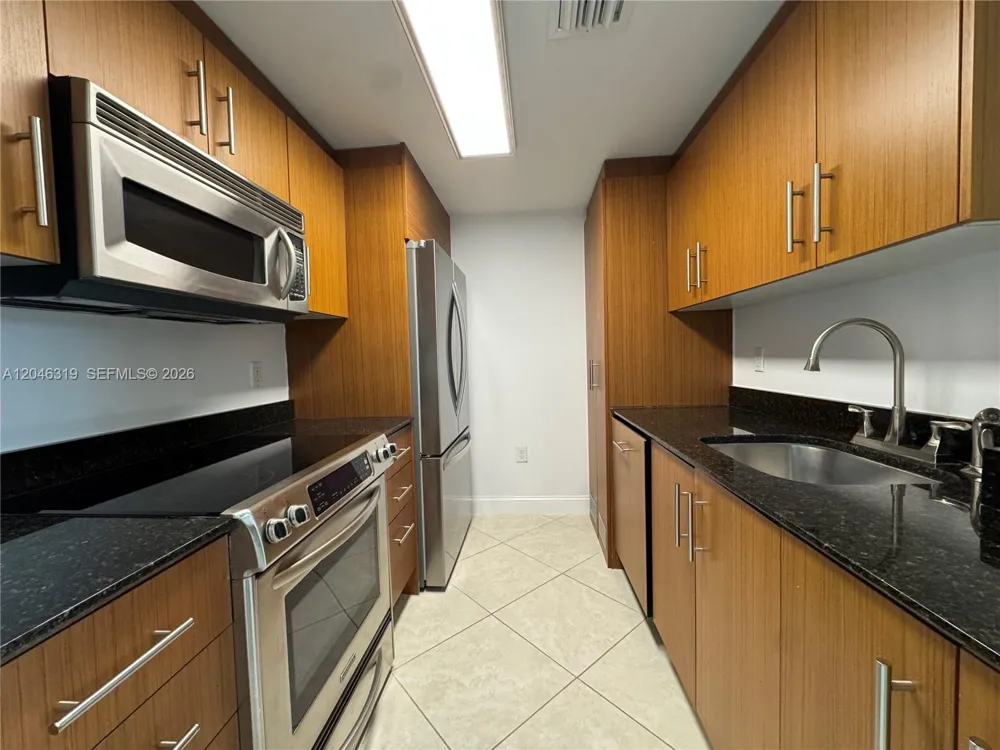 10275 Collins Ave #318 Bal Harbour, FL 33154